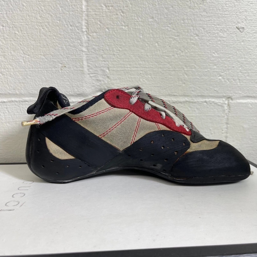 Red Chili Corona Red Black Climbing Shoes Lace up Men's Size 7.5 US/40 EU